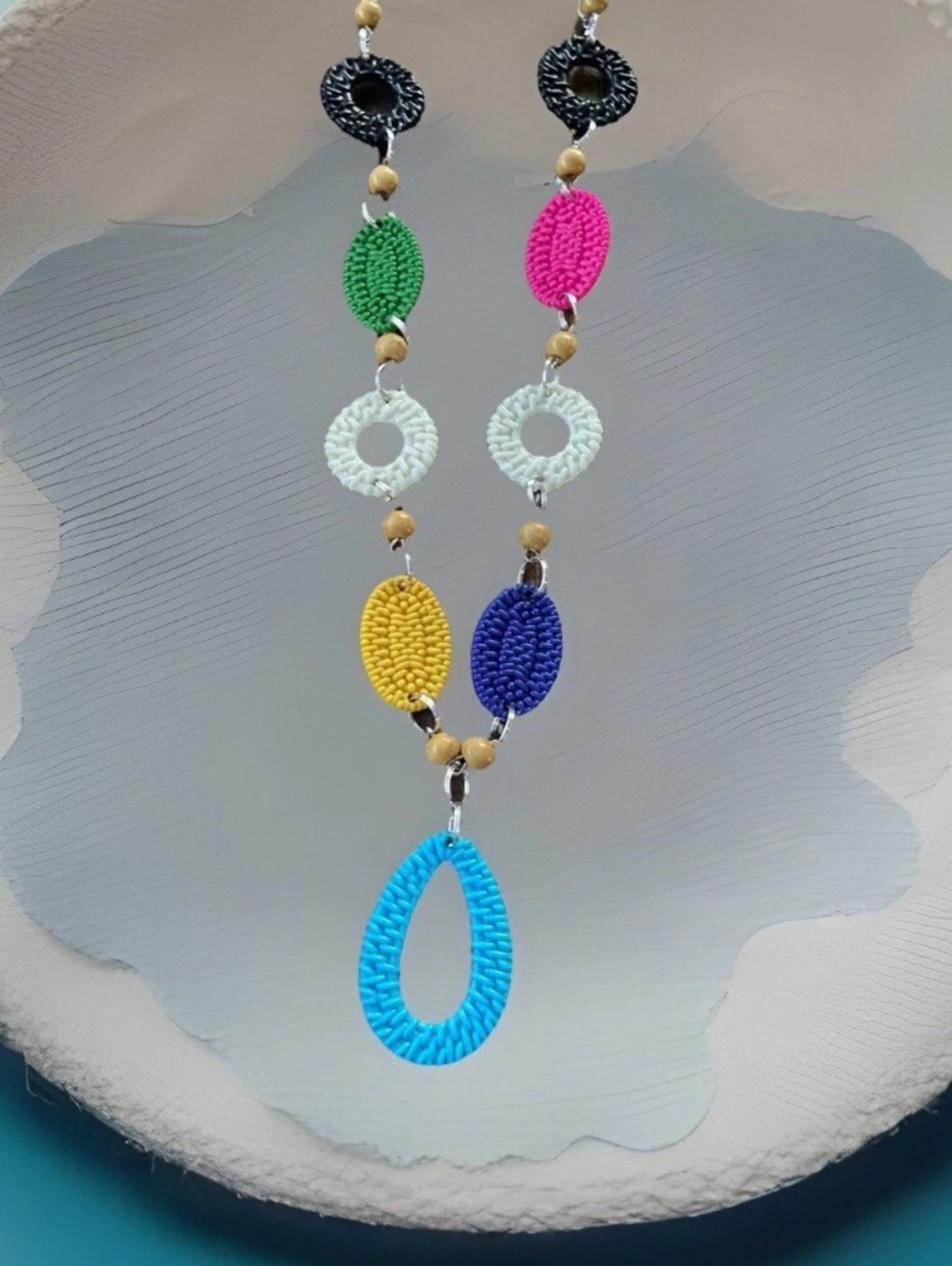 Collar de madera con cuentas de colores - 6
