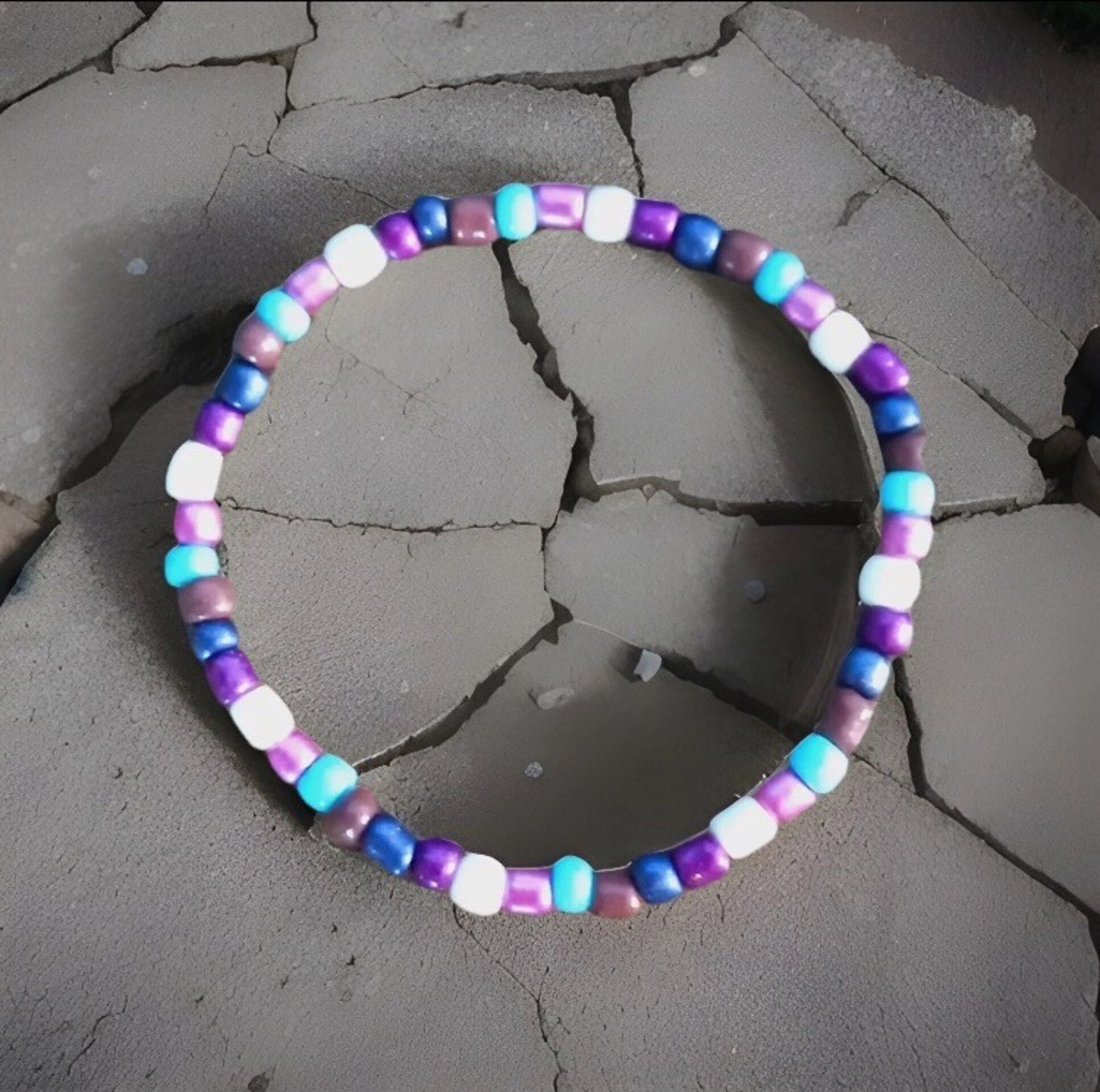 Conjunto de collar, pulsera y pendientes con cuentas acrílicas de colores - 4
