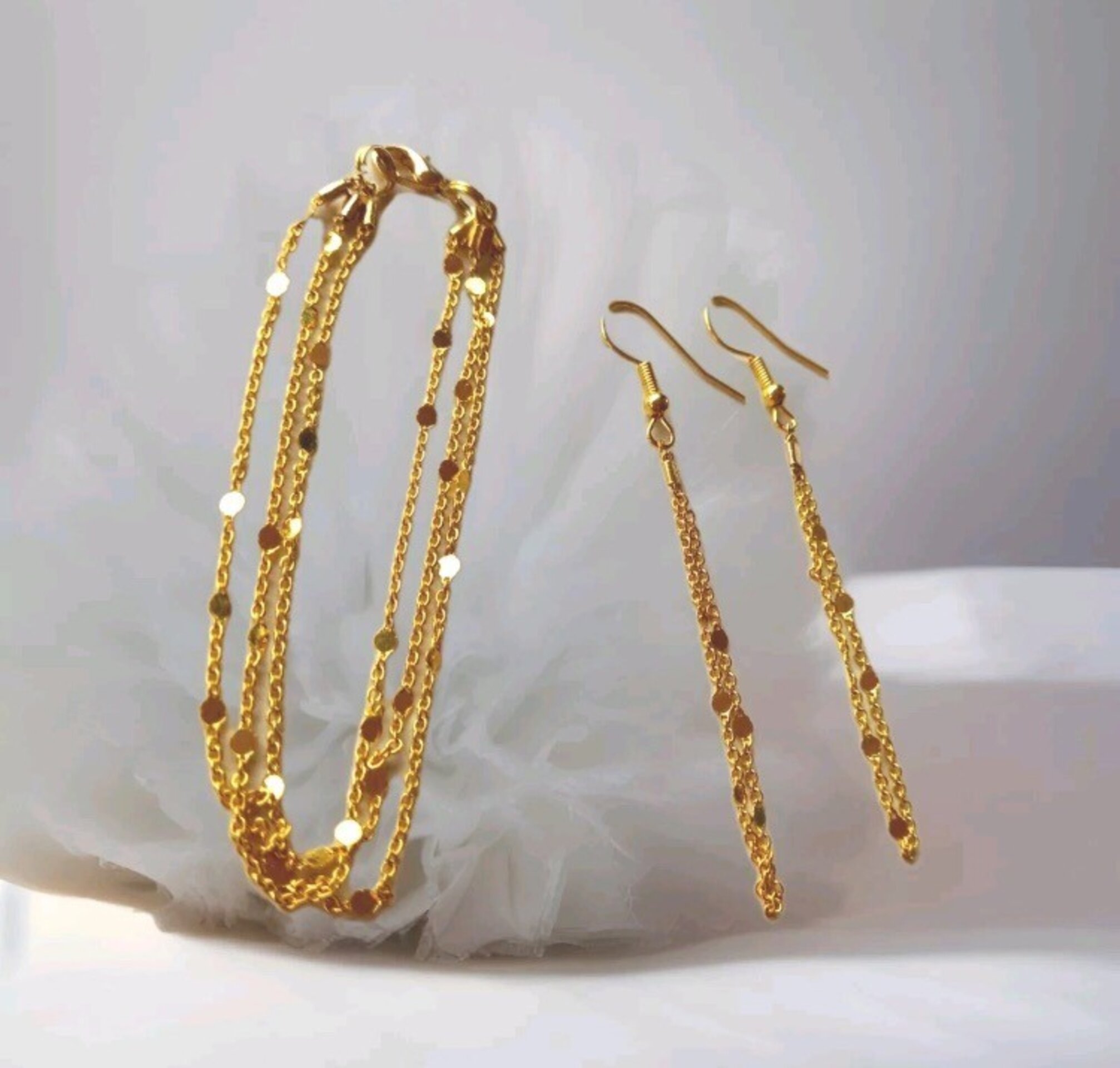 Conjunto pulsera y pendientes de cadena fina color oro - 4