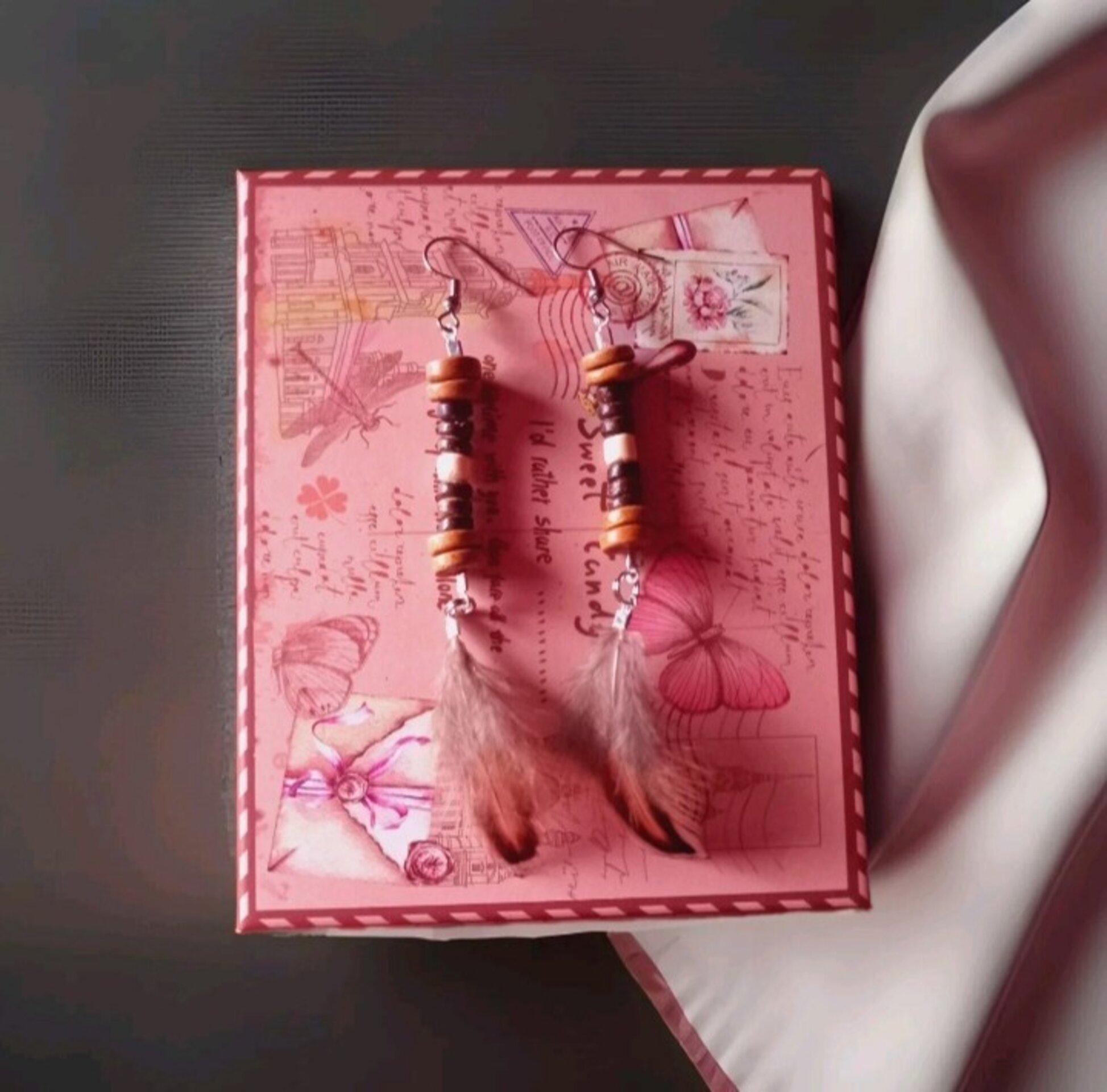 PENDIENTES BOHEMIOS PLUMA NATURAL BEIGE - 3